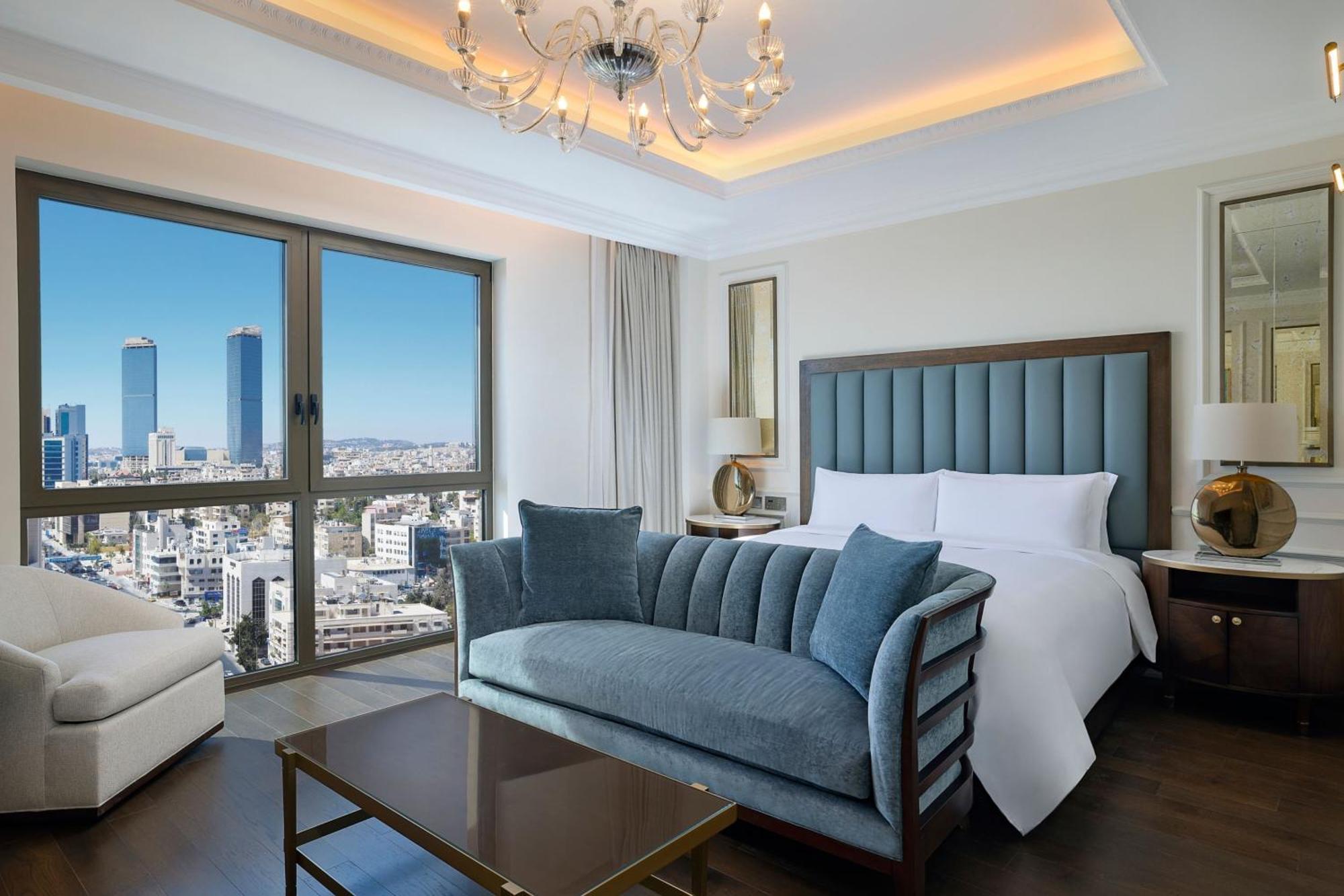 The Ritz-Carlton, Amman Hotel Eksteriør billede A bedroom at the Four Seasons Hotel