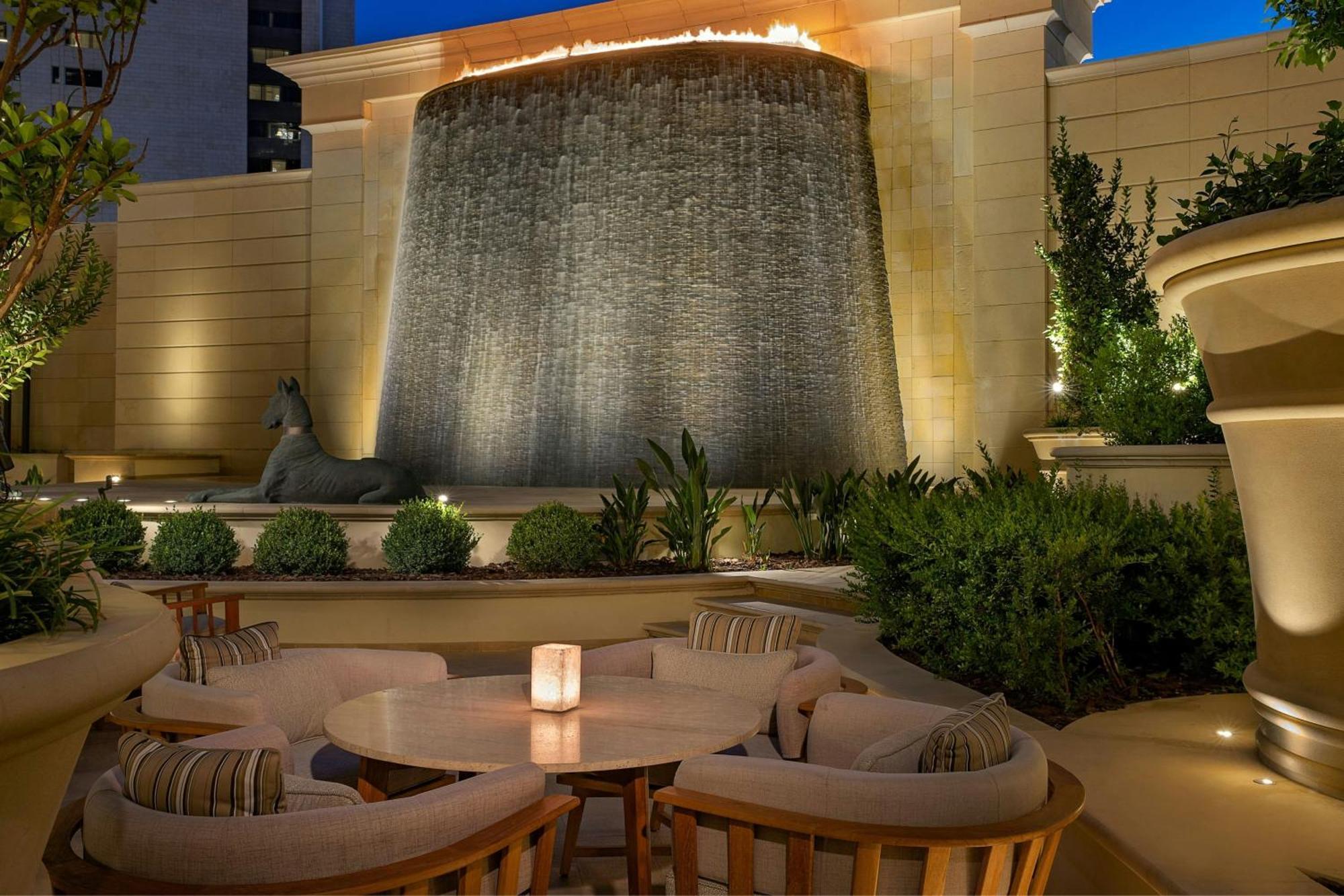 The Ritz-Carlton, Amman Hotel Eksteriør billede The Waterfall at the Wynn