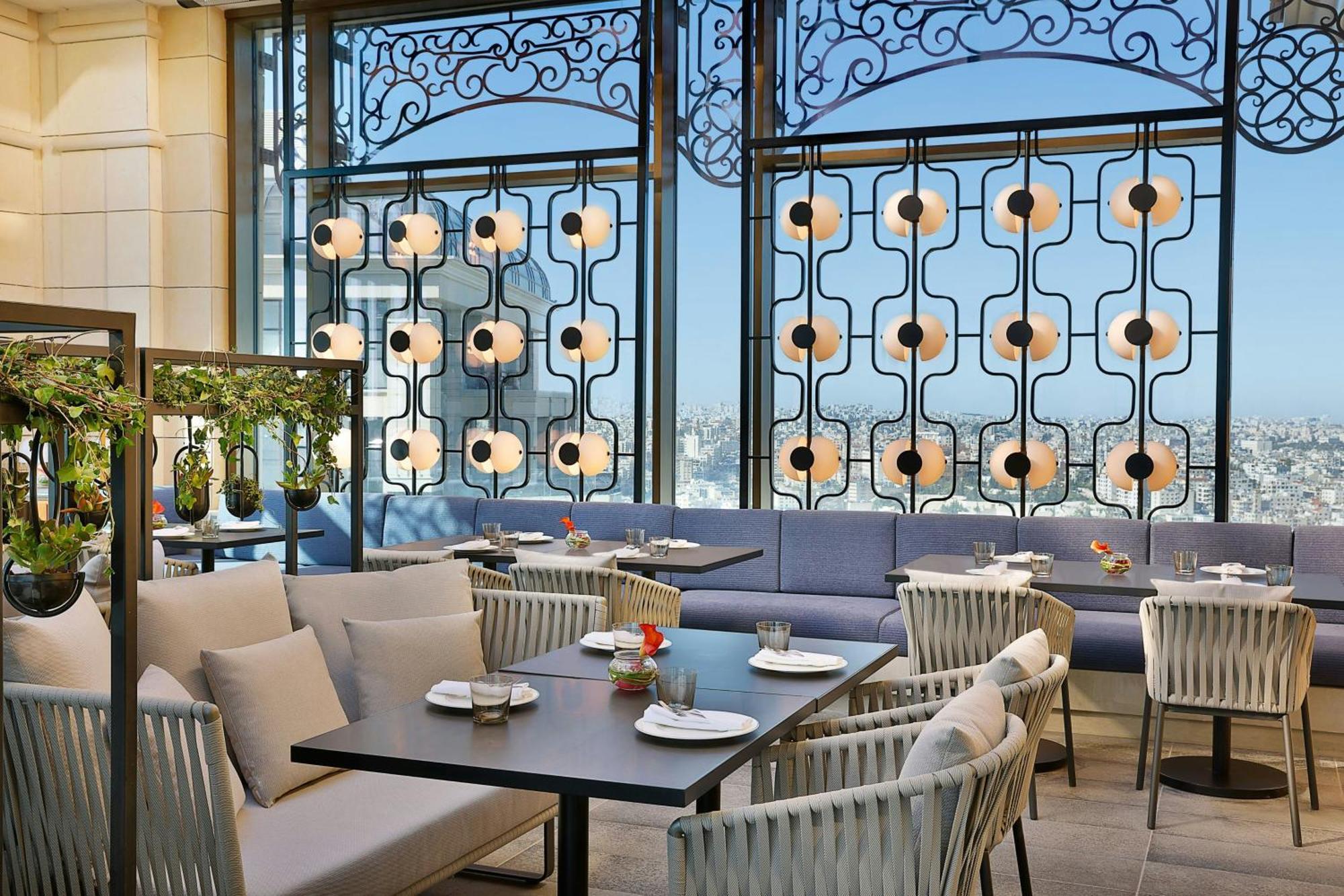 The Ritz-Carlton, Amman Hotel Eksteriør billede The Terrace