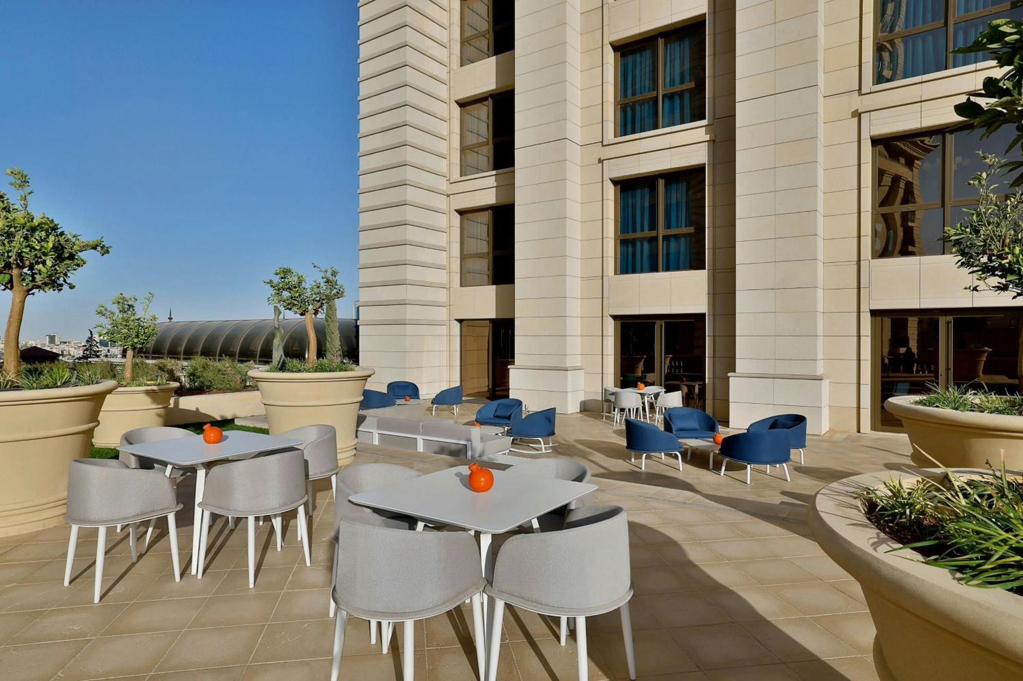 The Ritz-Carlton, Amman Hotel Eksteriør billede The Terrace