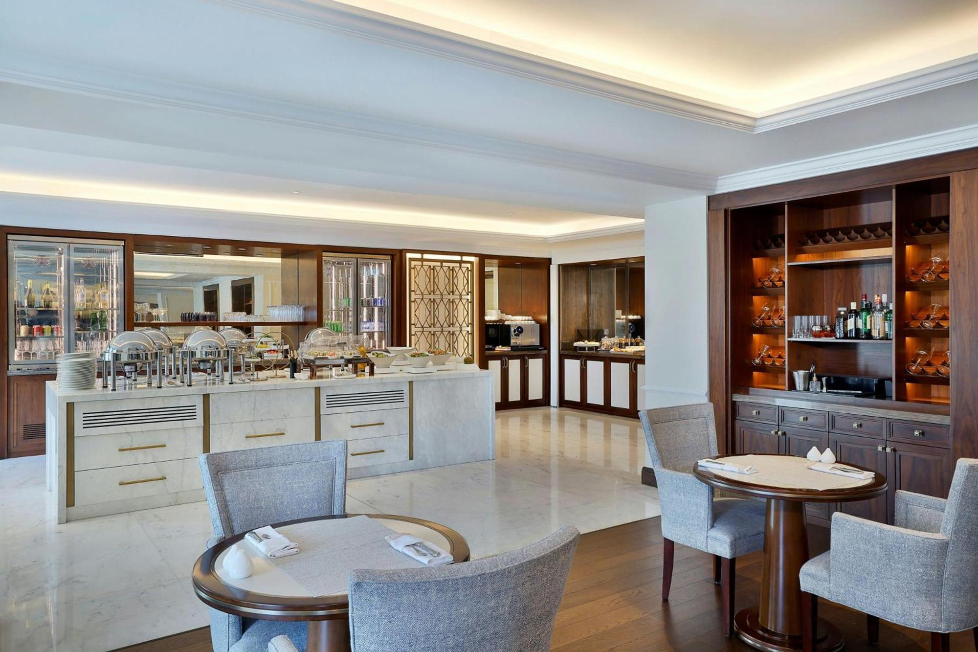 The Ritz-Carlton, Amman Hotel Eksteriør billede The Club Lounge at the InterContinental London The O2