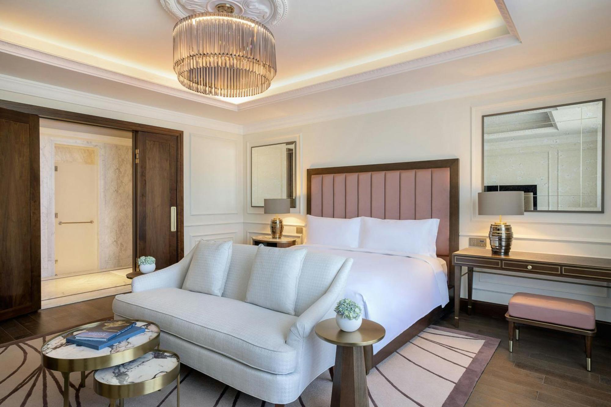 The Ritz-Carlton, Amman Hotel Eksteriør billede A bedroom at the hotel