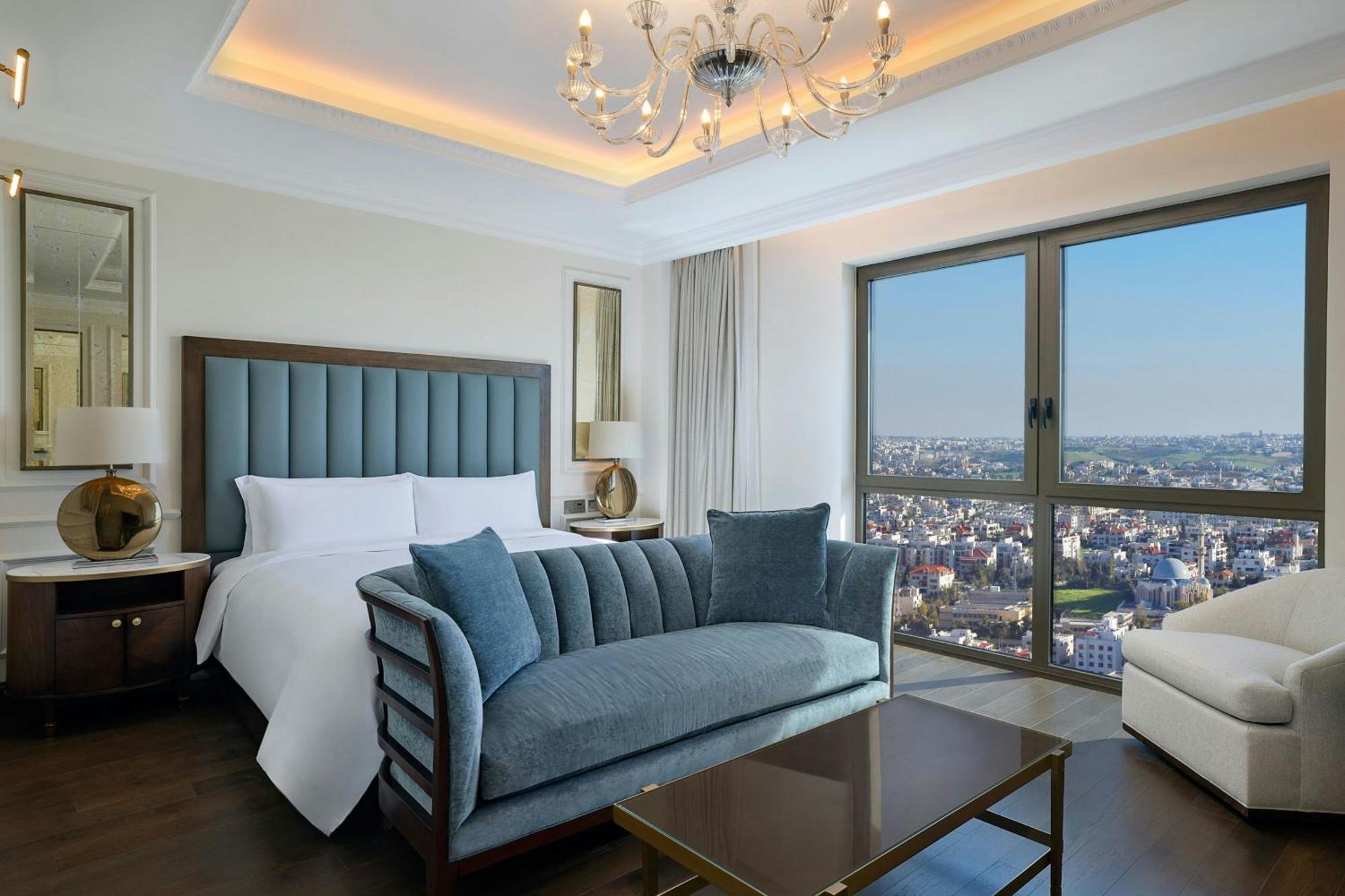 The Ritz-Carlton, Amman Hotel Eksteriør billede A bedroom at the Four Seasons Hotel